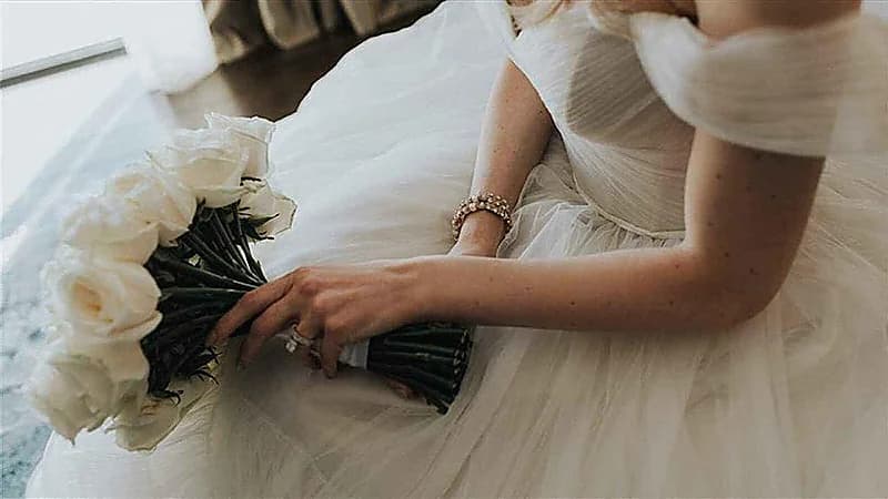 قذيفة تقتل عروس ليبية قبل زفافها