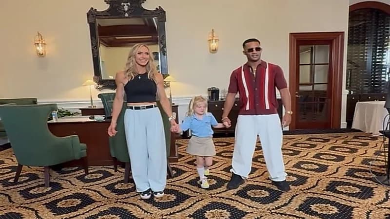 محمد رمضان يعلم لارا ترامب وابنتها حركات راقصة.. فيديو وصور