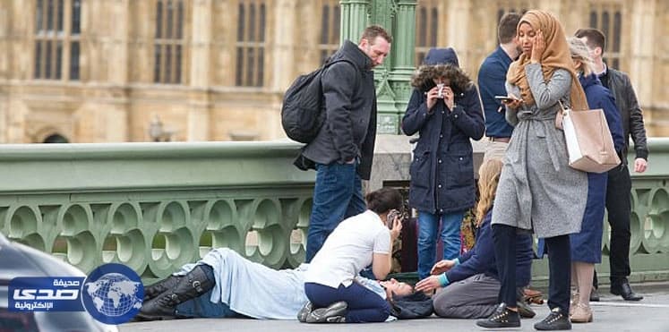 تعرف على الفتاة المحجبة التي اثارت غضب البريطانيين في الهجوم الارهابي بلندن