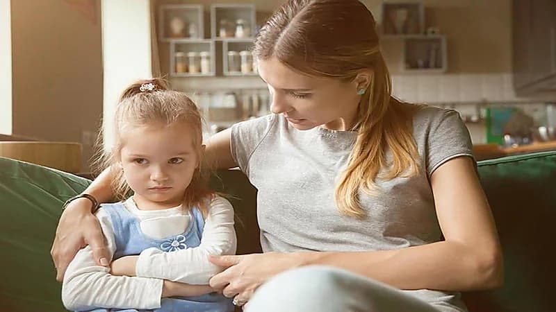 كلمات تضر الطفل أثناء التعامل معه