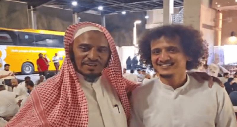 الشيخ سليمان الجبيلان والنجم عموري: اليوم العيد عيدين عيد الأضحى وعيد رؤية عموري.. فيديو