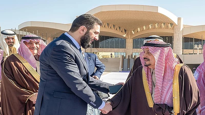 الرئيس السوري يغادر الرياض .. صور