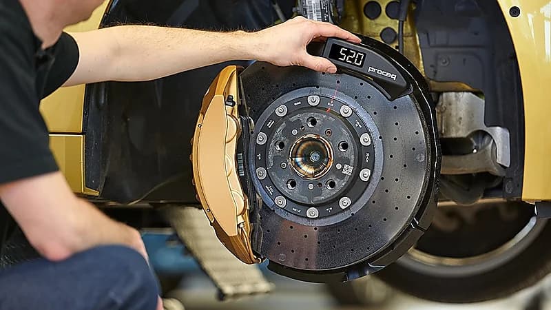 4 مزايا يتمتع بها تيل الفرامل السيراميك