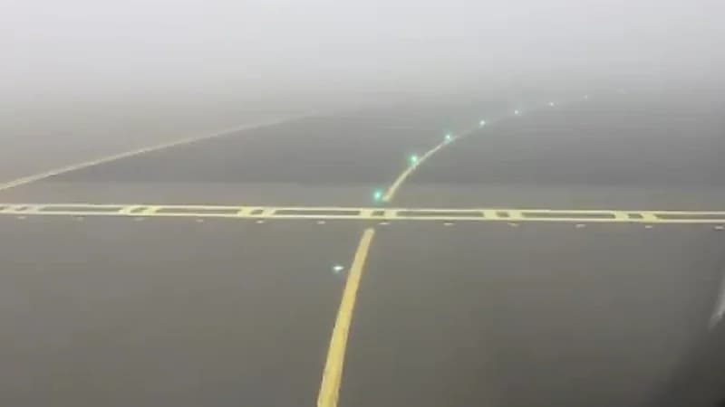 بالفيديو .. طيار يوضح ما يحدث في المطارات أثناء الضباب