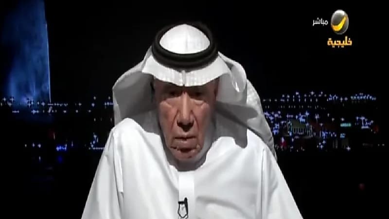 بالفيديو.. خطاط العملة والأوسمة والنياشين يروي قصته الكاملة مع الخط منذ الطفولة