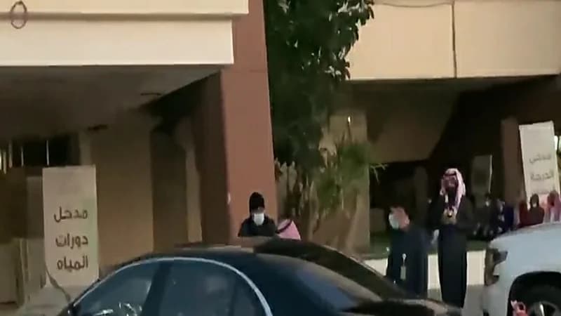 شاهد.. مشجع نصراوي لـ رئيس النصر: ما نبغى صفقات دق خشوم نبغى احتياجات