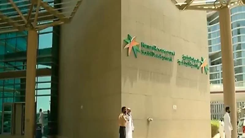 شاهد.. اجراءت تتخذها "الموارد البشرية" للحفاظ على العمالة من جرائم الاتجار بالبشر