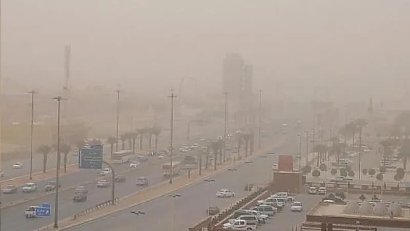 "الأرصاد" تنبه بموجة أتربة مثارة على الرياض