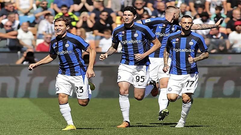 بالصور.. أودينيزي يفوز على إنتر ميلان بثلاثية ويتصدر الدوري الإيطالي