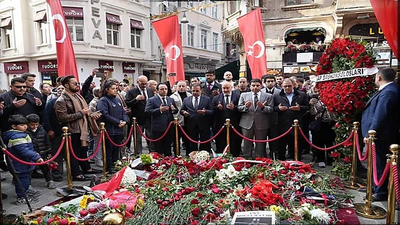القنصل السعودي في إسطنبول يزور مقر التفـجير الإرهـابي بشارع الاستقلال ..صور