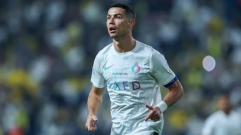 رونالدو يسخر من ترتيب الأفضل لعام 2023 .. صورة