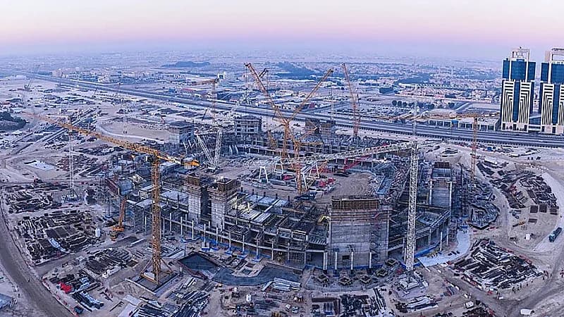 لقطات جوية تكشف تقدم الأعمال الإنشائية في استاد أرامكو .. صور