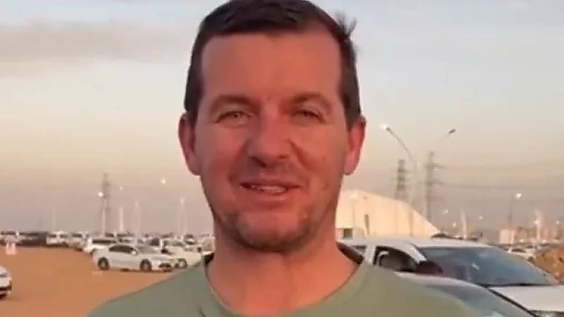 سائح فرنسي يشيد بمزاد الإبل بالجوف .. فيديو