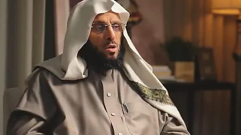 قصة شاعر أقسم ألا يتزوج حتى تموت أمه! .. فيديو