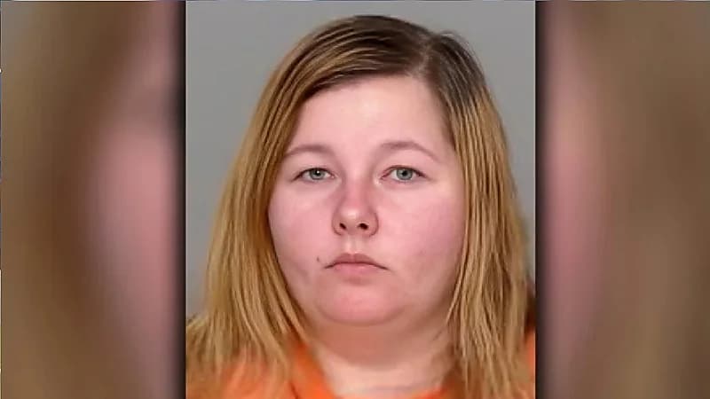 سجن أم 40 عاما لسحبها دم من أجساد أبنائها