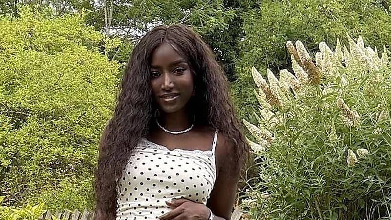 عبير سندر تعلن جنس مولودها الثالث بجلسة تصوير عائلية .. فيديو