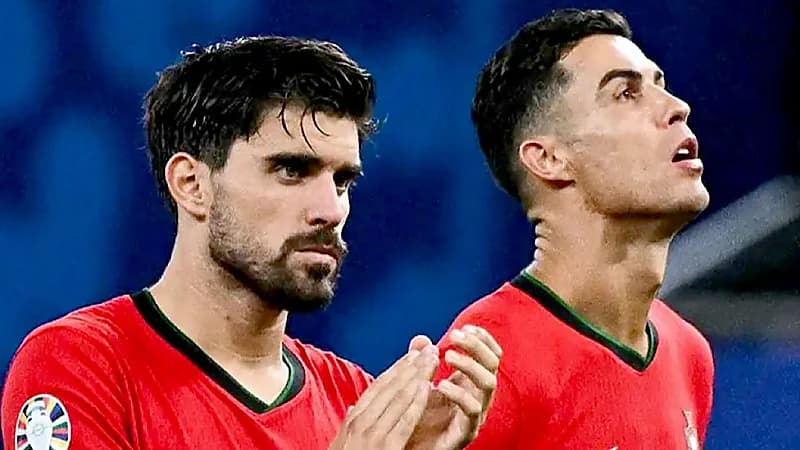 ثلاثي روشن يقود البرتغال في تصفيات كأس العالم 2026