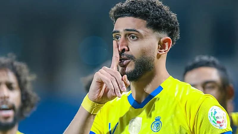 النصر يتمسك بالعمري ويرفض عروض الاتحاد والقادسية