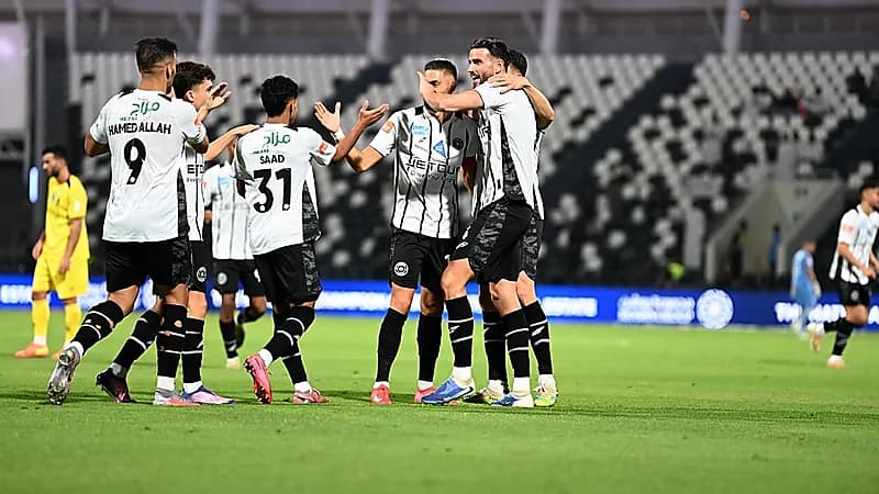 كاراسكو يقود الشباب لأول انتصار في الدوري