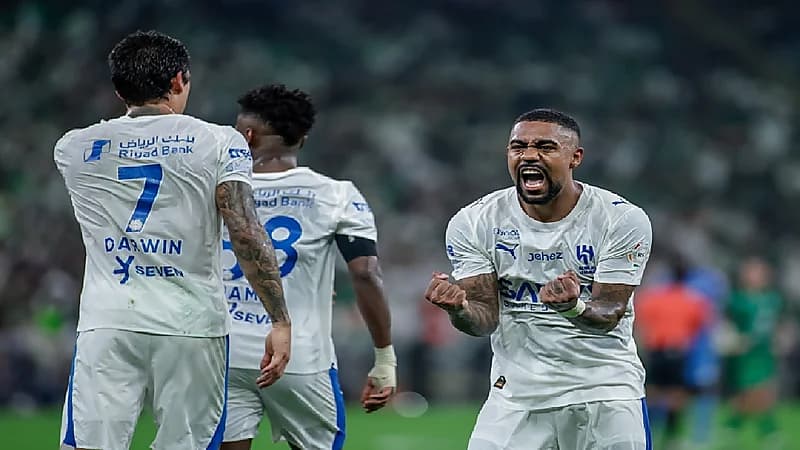 الهلال يفقد مالكوم 10 أيام ويستعيده أمام الاتفاق