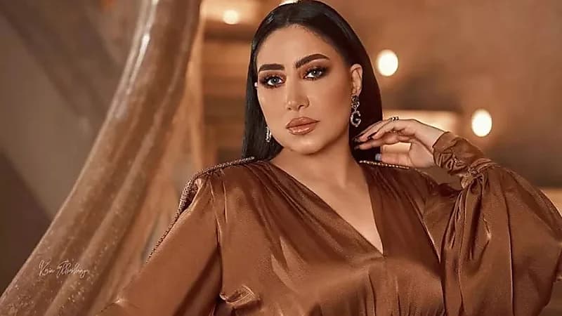 القبض على المطربة بوسي بمطار القاهرة