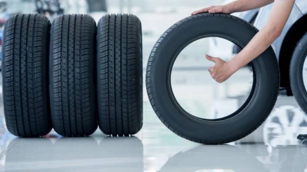 تحذير للسائقين من الإفراط في نفخ الإطارات