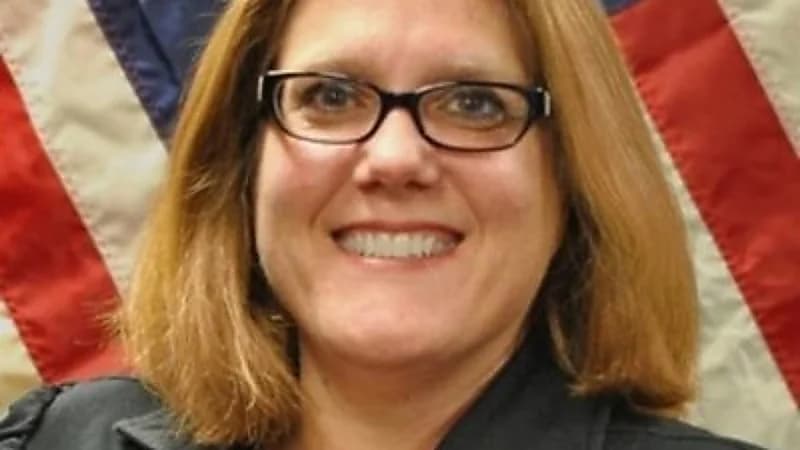 مسؤولة أمريكية تثير السخرية بتغريدة عن نساء أفغانستان