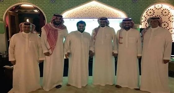 تركي آل الشيخ يعقد اجتماع في منزله لحل قضية " العويس "