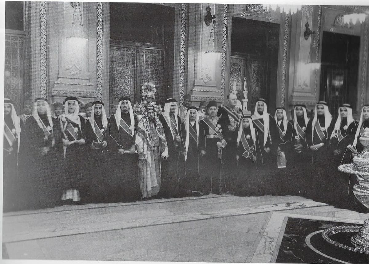 بالصور.. إغلاق المداخل بالواجهة البحرية في الخبر