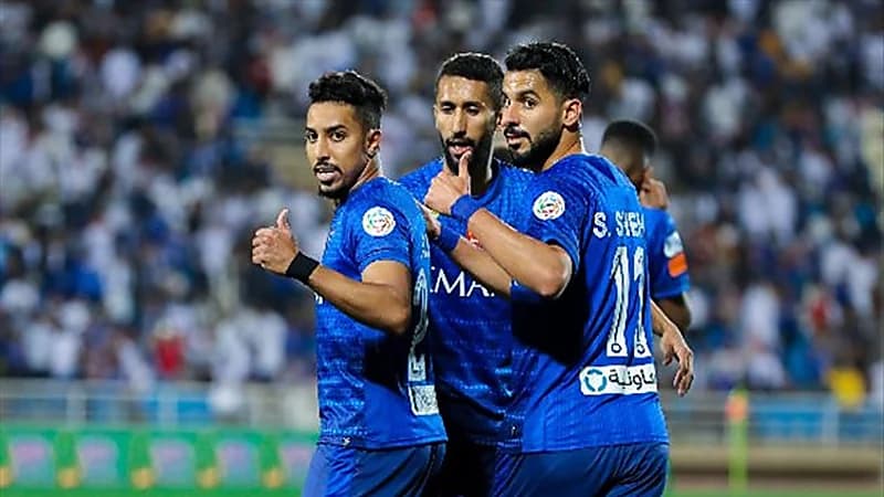 "الهلال" ينسحب من صفقة غريب لصالح غريمه "النصر"