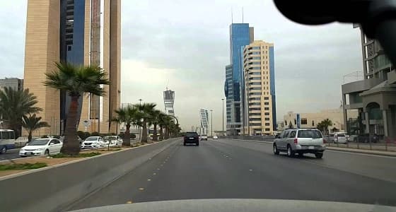إغلاق جزئي لطريق الملك فهد جراء الأمطار