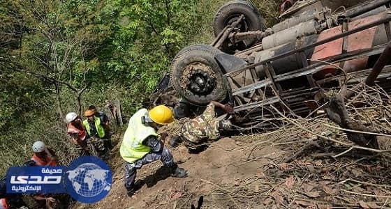 مصرع 14 وإصابة 22 آخرين جراء سقوط شاحنة فى المياه شمالي الهند