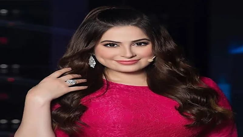 شاهد.. رؤى الصبان تخطف الأنظار أثناء ممارستها رياضة الجولف