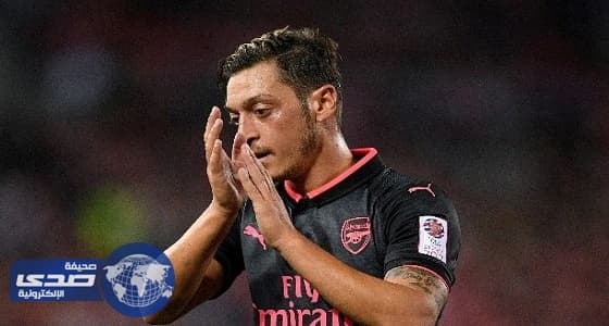 أوزيل يبدي رغبته في الاستمرار في الدوري الانجليزي